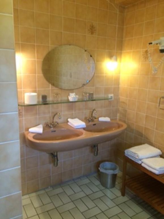 Hotel La Venerie Virton Pokój zdjęcie